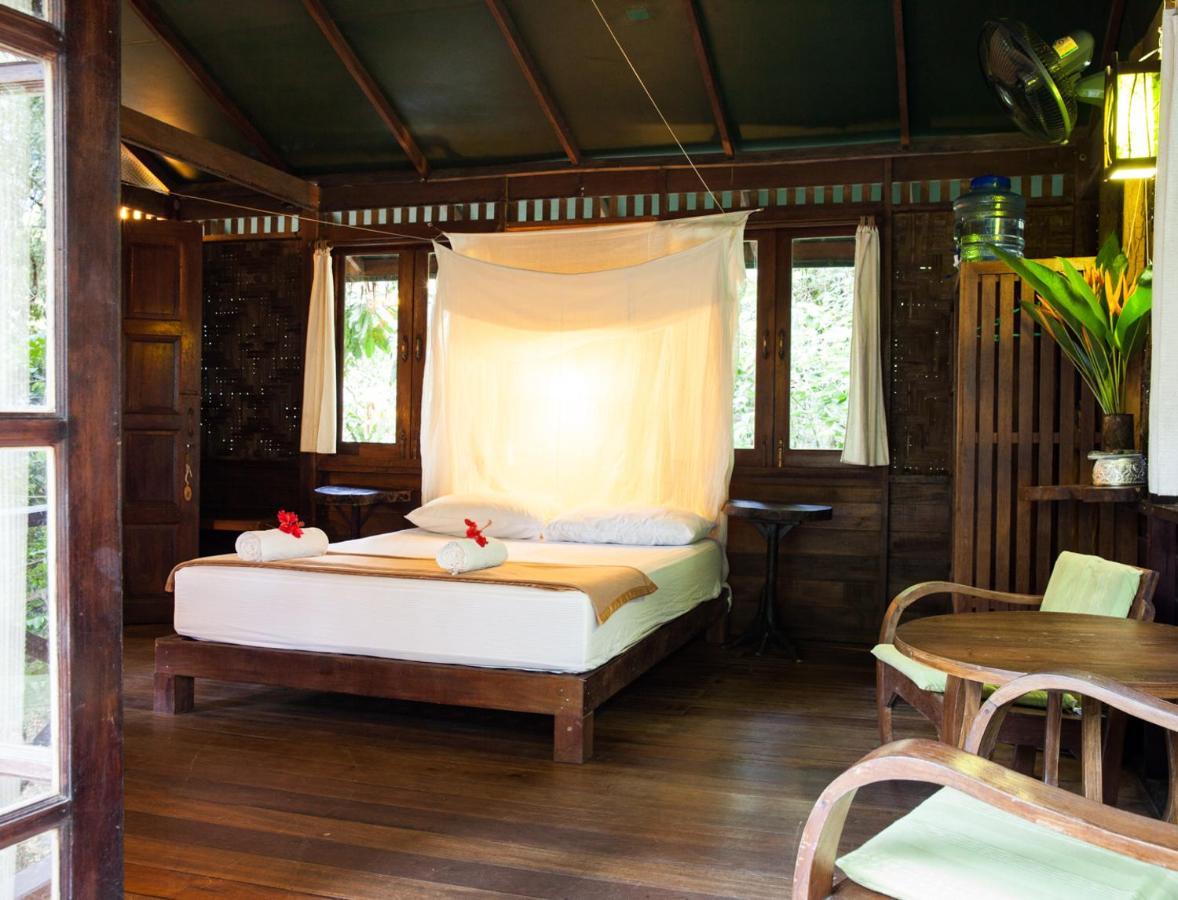 Hotel Our Jungle House Khao Sok National Park Esterno foto